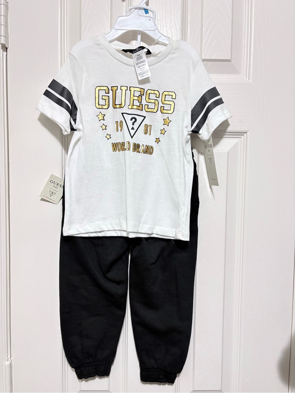 GUESS Kids 2pc Outfit White/Gold Logo Tee with Black Joggers/Size: 24Months